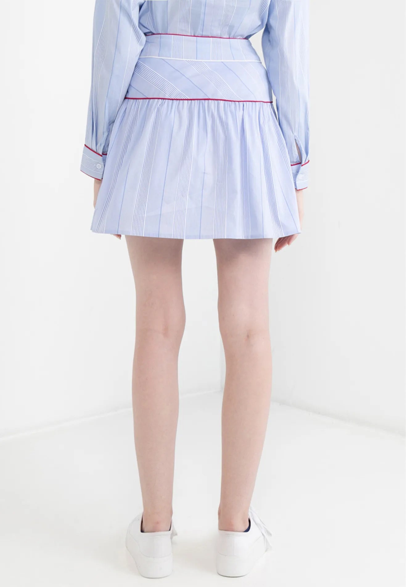 Be Paris Collection: Striped Details Pleated Mini Skirt